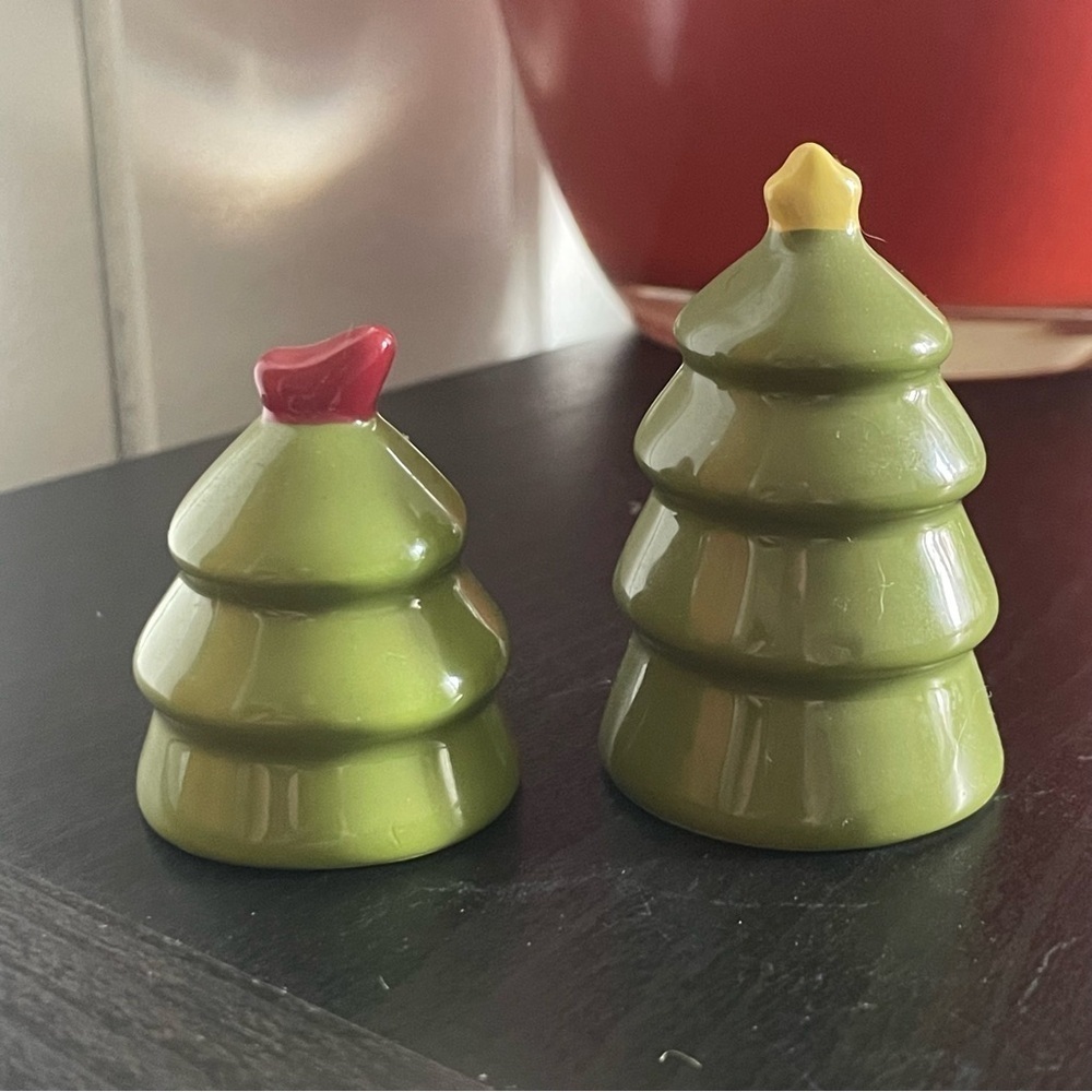 LAST CHANCE Mini Pine Tree Salt Pepper Shakers Green Ceramic Holiday Christmas - Picture 5 of 5